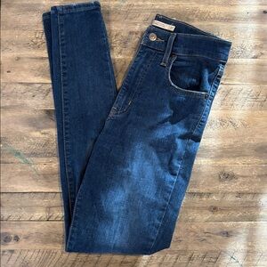 Levi Hi Rise Skinny Jeans